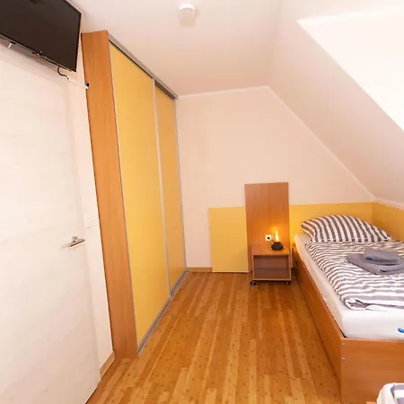 Zeit Ii Бурхафе